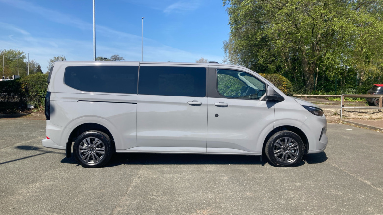 Ford Tourneo Custom 320 L2 Diesel Fwd 2.0 EcoBlue 170ps H1 Titanium 8 seater Auto
